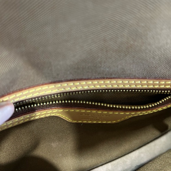 Louis Vuitton Monogram Mini Looping - Picture 4 of 6